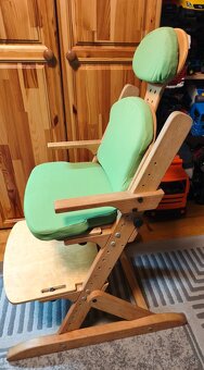 Rastúca stolička drevená - 2