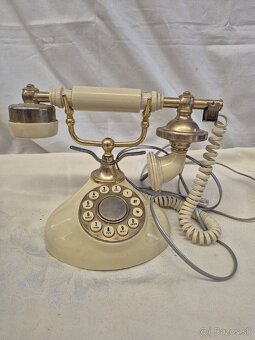 Predam retro telefon a stojan na flase - 2