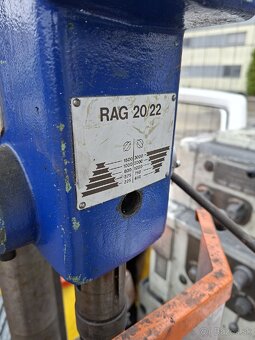 Stojanová vŕtačka - 2