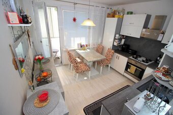PREDAJ 3 izb BYT 74m2 s 2 balkónmi Bánovce n./B. - 2