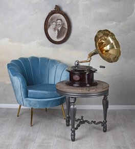 gramofon s mosadznou trubou - 2