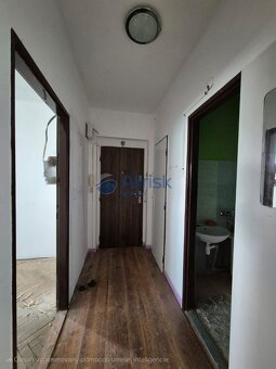 Na predaj 2 izbový byt v centre mesta Šaľa. Pripravený na re - 2