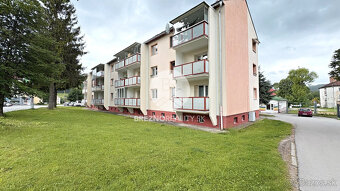 Na predaj 2 izbový byt, Valaská - 53 m2, priestranný balkón, - 2