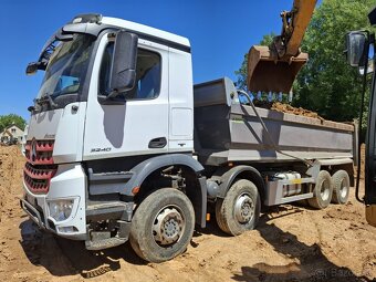 Sklápěč 8x4 Mercedes-Benz Arocs 3240, 2015, 272.100 km - 2