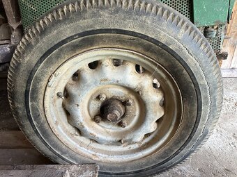 Traktor na súčiastky - veterány - 2