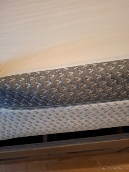 Predam matrac + posteľ a nočný stolík 140x200 cm - 2