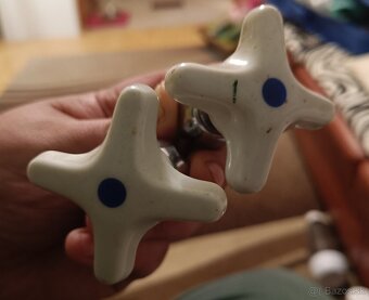 Porcelánové kohútiky starožitné 4ks - 2