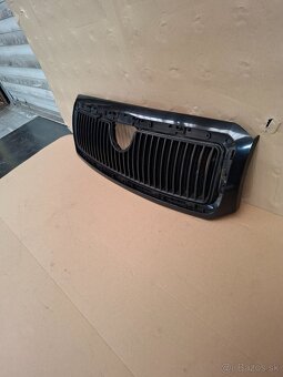 ŠKODA FABIA 1 maska znak - 2