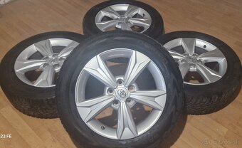 Predám zimny komplet Toyota CH-R 5x114,3 R17 ,215/60 R17 - 2