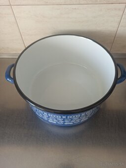 Smaltovaný kastról 28cm a keramická forma na vianočku 28 cm - 2