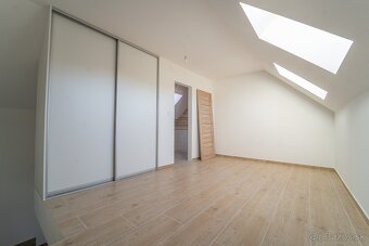 Na predaj 2 izbový mezonet v RD Vajnory BA III - 2