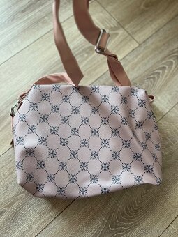 Crossbody kabelka ruzova - 2
