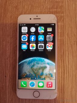 Predám Iphone 8 64gb - 2