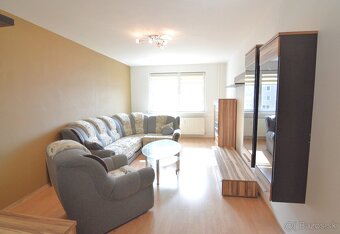 3-izbový byt v obľúbenej lokalite, 75 m2 + loggia - 2