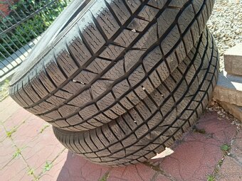 Predám 2 ks zimné pneumatiky CONTINENTAL 215/60 R17 - 2