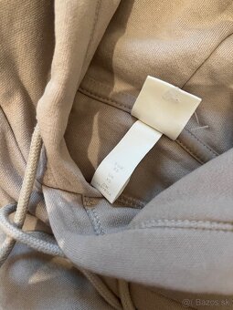 Béžová mikina s kapucňou - 2