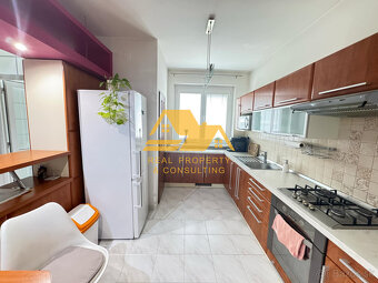 Exkluzívne Predám rodinný dom s garážou v tichej lokalite - 2