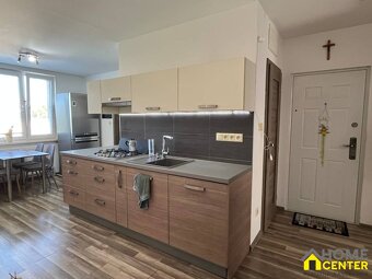 NA PREDAJ krásny nadštandardný 3 izbový byt v Komárne - 2