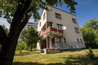 Radvaň /Obchodný priestor/ kancelaria/ dom s veľkým pozemkom - 2