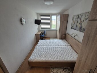 Izba 12 m² pre 1 alebo 2 osoby – Dúbravka, 3-izbový byt - 2