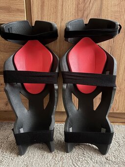 Chrániče kolien florbal - 2