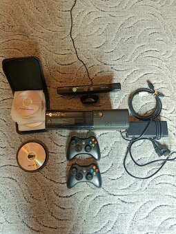 Xbox 360 + Kinect + 2 ovladače - 2