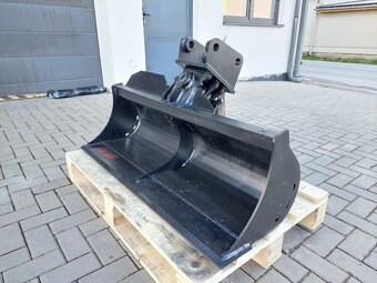 Hydraulická svahovačka na minibagre skladom - 2