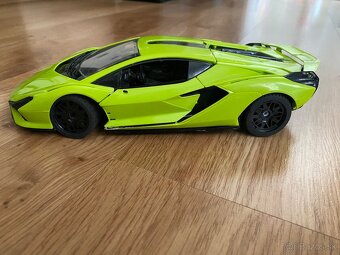 Auto na diaľkové ovládanie - 2