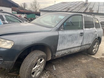 Rozpredam Volkswagen Touareg 2,5 128kw nepojazdné - 2