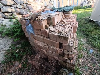 Darujem tehlu za odvoz - 2