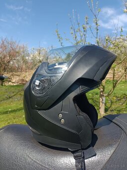 Prilba na motorku - 2
