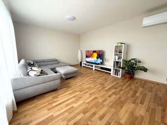 Krásny zariadený klimatizovaný 3 izbový byt 84 m2 Topoľnica - 2
