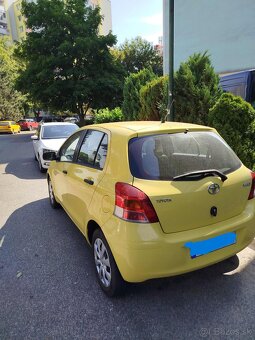 Toyota Yaris 1.33 VVT-i (2009), benzín, manuál 6-stupňová - 2