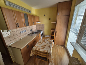 Na predaj 1 izbový byt s dvomi balkónmi na chrenovej - 2
