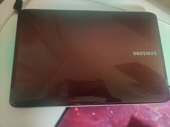 Samsung starší model - 2