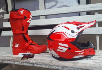 Predám čižmy topánky boty prilba SHOT červená - 2