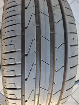 Hankook letne 215/45 R18 89V, DOT 3324 - 2