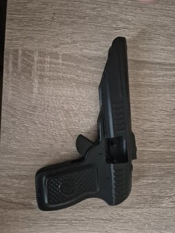 Kapslová plechová hračka - 2