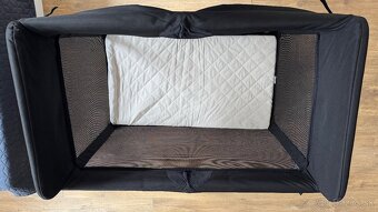 Predám cestovnú postieľku  BUGABOO čierna v Top stave - 2