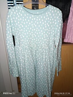 Šaty 122/128 a sukničky 116/122 - 2