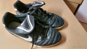Halovky Nike č. 36 - 2