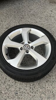 Predávam Celoročné pneu R17 225/45 Hankook - 2