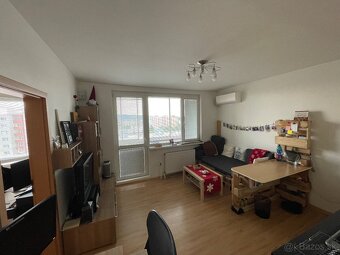 Prenájom klimatizovanej dvojgarzónky v centre Petržalky. - 2