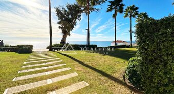 ESTEPONA, APARTMÁN NA PREDAJ – PRIAMO PRI MORI, BAHÍA DE LA - 2