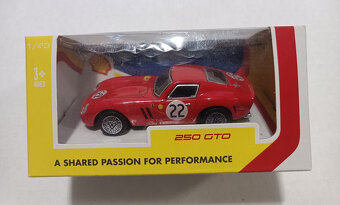 5x model Ferrari z edície Shell V-Power, mierka 1:43 - 2