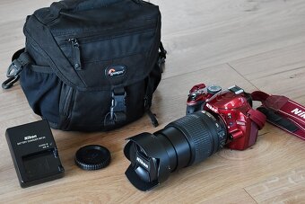 Nikon d3200 RED s VR objektivom nikkor 18 - 105 AF - 5 tis.s - 2