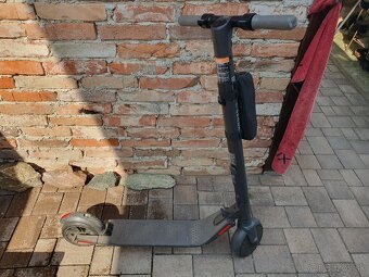Elektrická kolobežka Ninebot by Segway KickScooter ES2 - 2