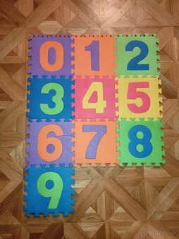 Predám za symbolickú cenu veľké penové puzzle napodlahu 45ks - 2