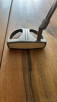 Putter s headcoverom - 2