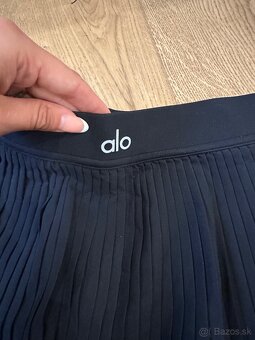 Štýlová basic čierna plisovaná sukňa alo yoga - 2